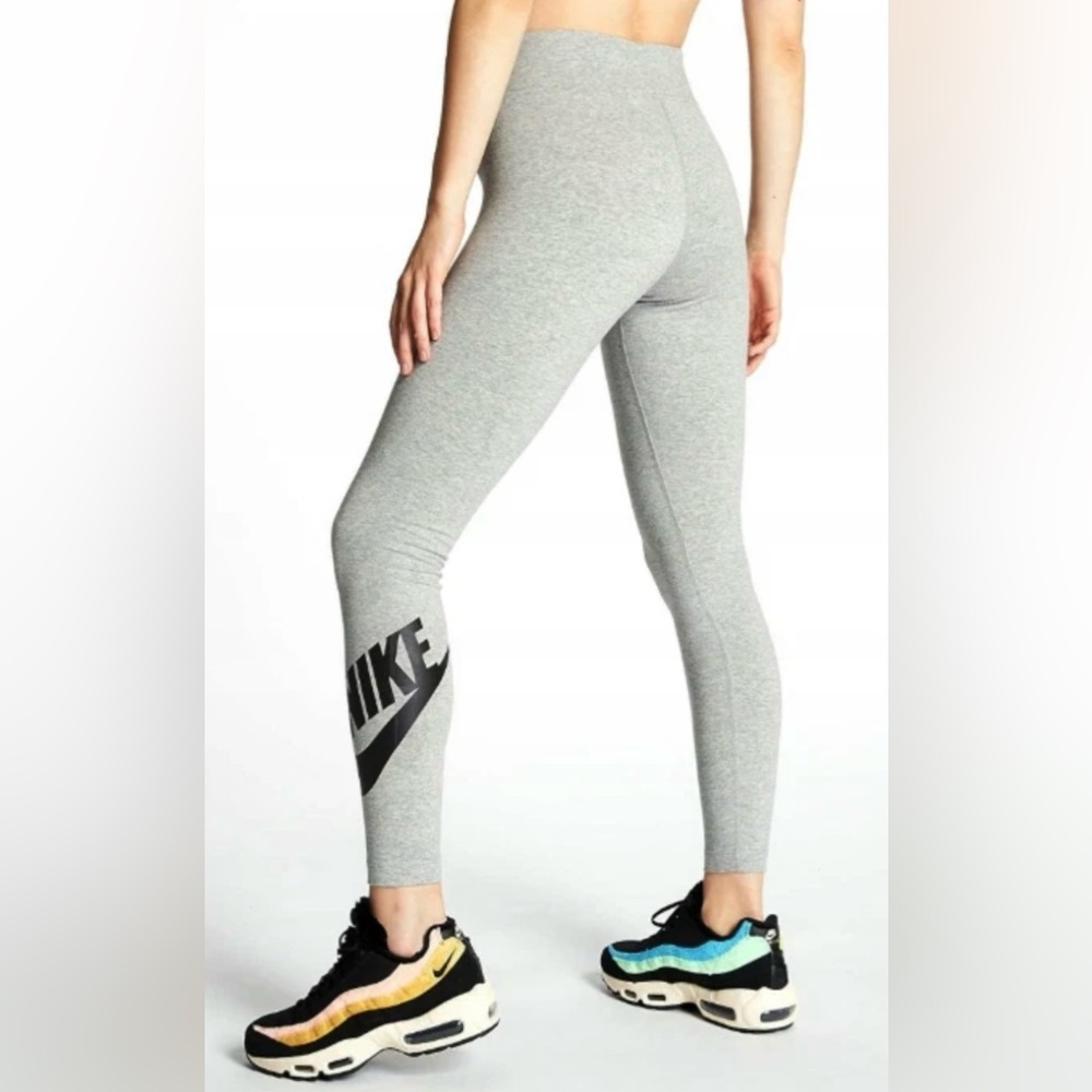 ❌❌SOLD❌❌Nike Women’s Gray High-Waisted Leggings with Logo (S)